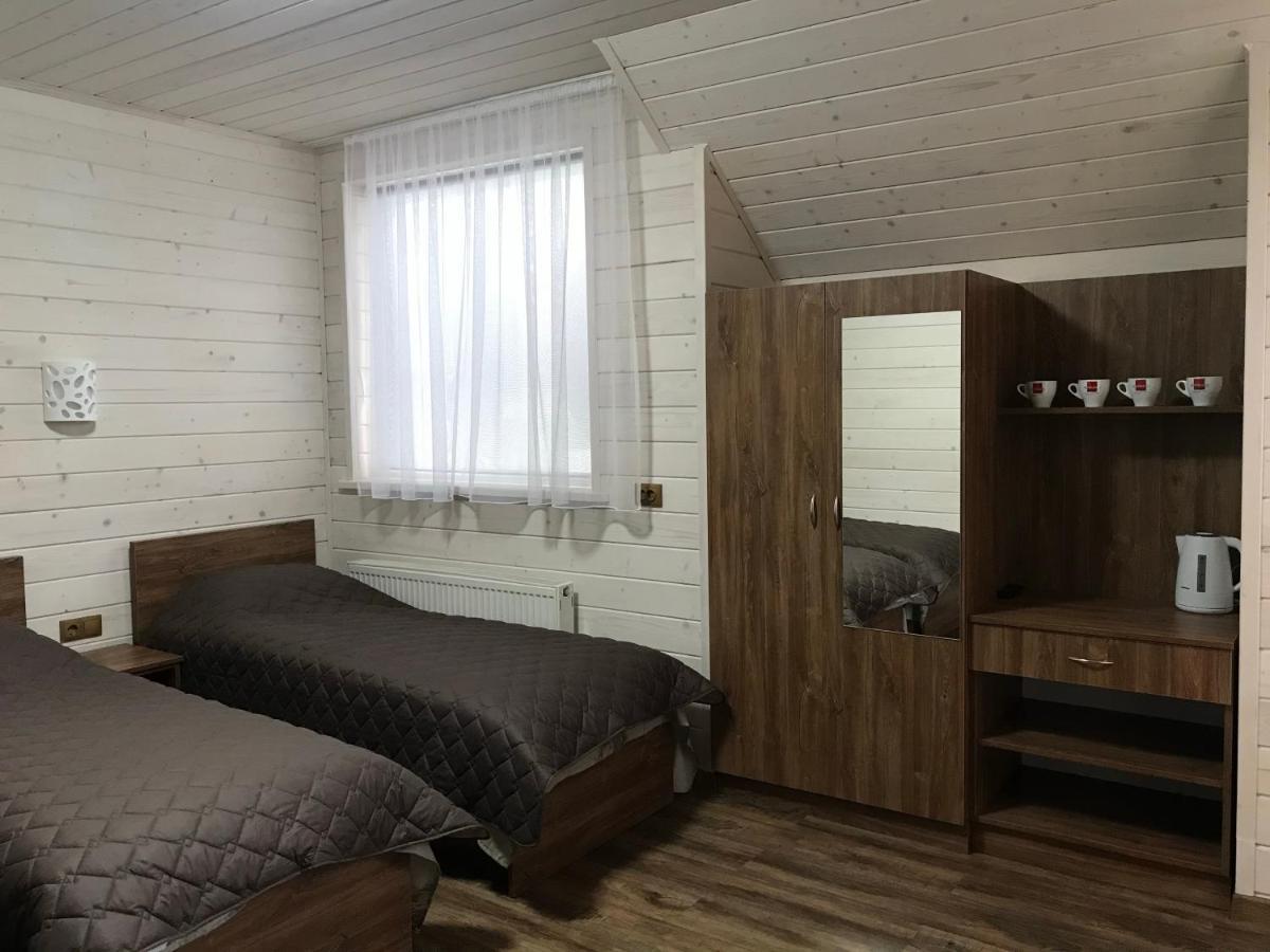 Готель Вікторія Volovets Bagian luar foto