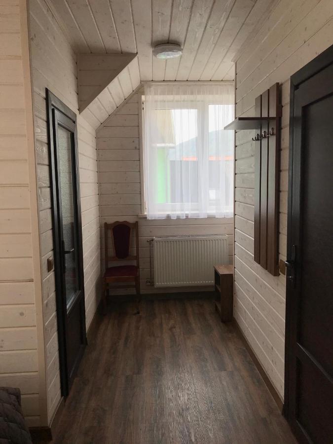 Готель Вікторія Volovets Bagian luar foto